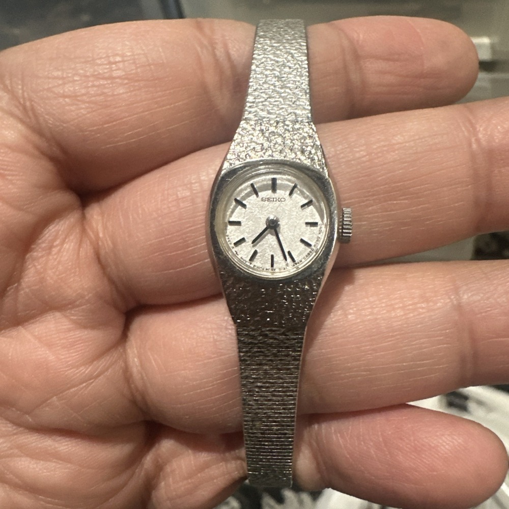 Working Vintage SEIKO Ladies 1100-1519 Manual Wind Watch 16mm For Big Wrist 7.25